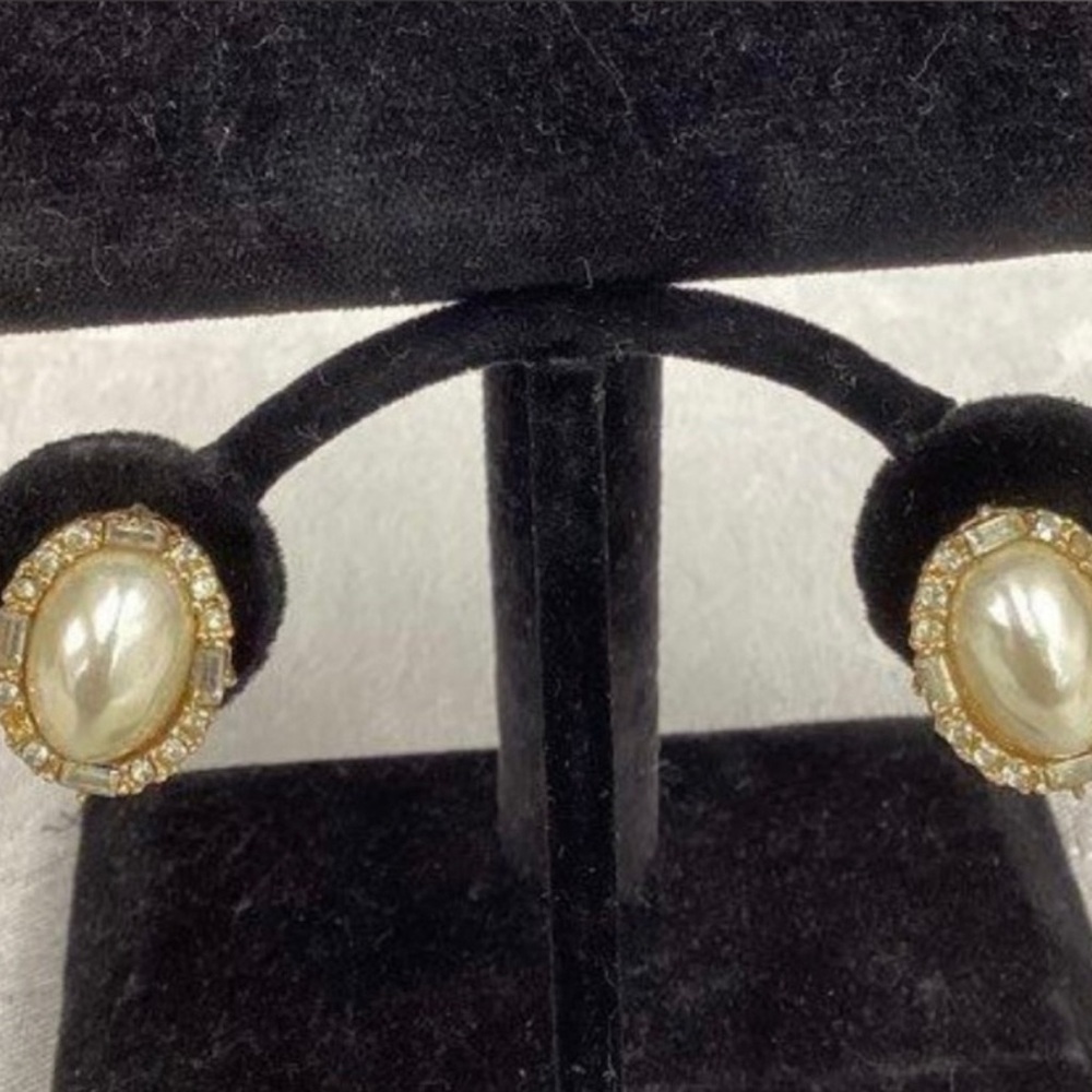Dior earrings and comes with Certificate of Authentication no. Cancellations - Picture 6 of 6